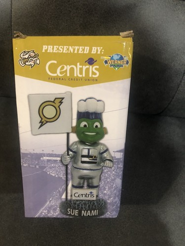 2019 sue nami bobblehead - nami, lunar